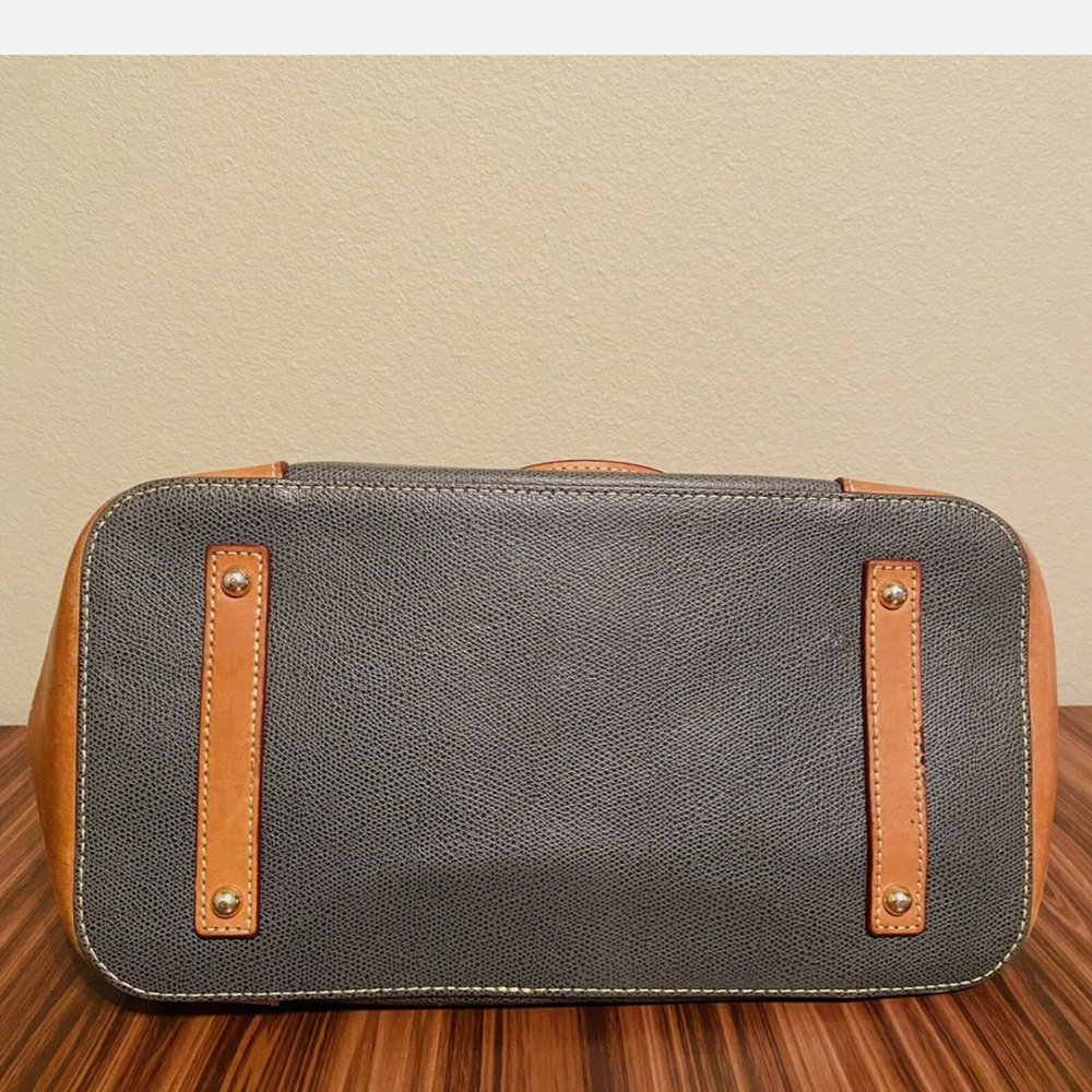 Dooney & Bourke Shelby Leather Shopper Tan Tote - Picture 5 of 10